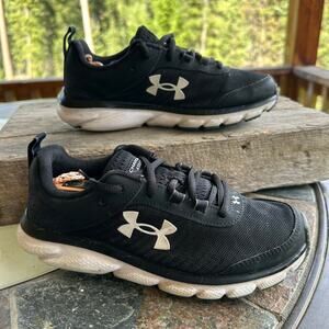 Under Armour Charged Assert Black Running‎ Shoes Sneakers Womens 6.5 3021972-002